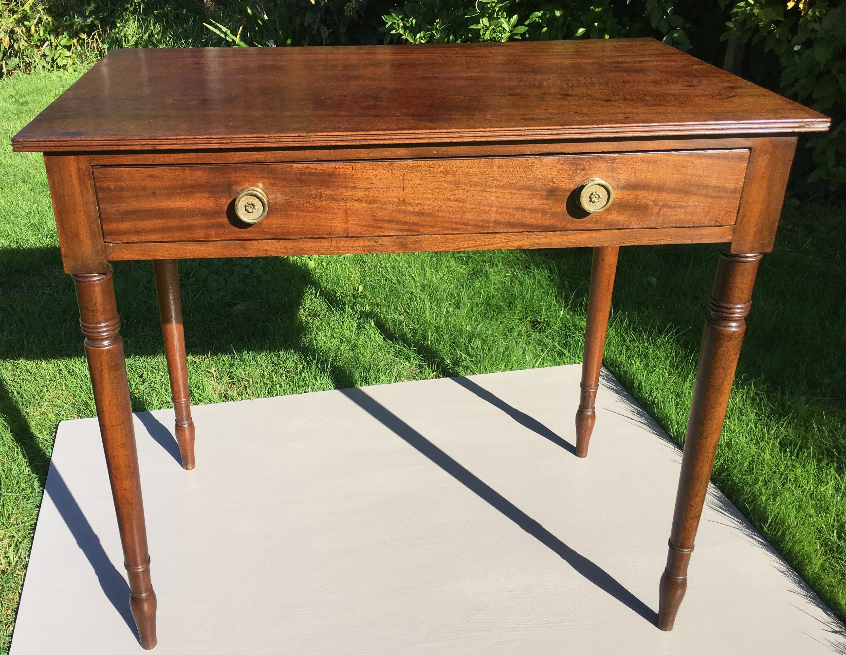 A Regency mahogany side table, width 84cm, depth 53cm, height 76cm
